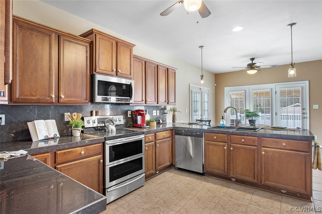 5404 Wellington Ridge Road Henrico, VA 23231 - Photo 14 of 41 BEAUTIFUL NATURAL LIGHT FILLING THIS GREAT EAT IN