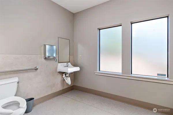 $9,000 | 380 Southeast Barrington Drive, Oak Harbor, WA 98277