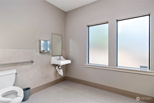 $9,000 | 380 Southeast Barrington Drive, Oak Harbor, WA 98277