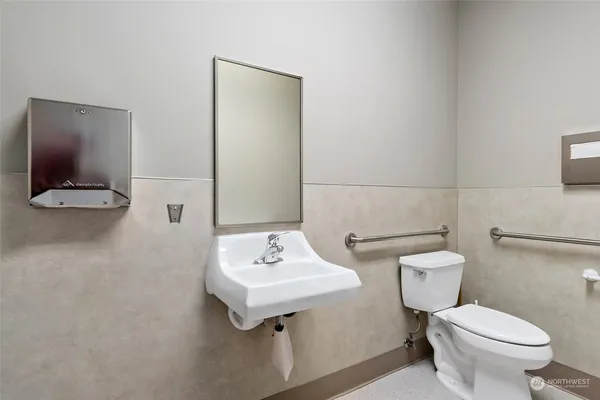 $9,000 | 380 Southeast Barrington Drive, Oak Harbor, WA 98277