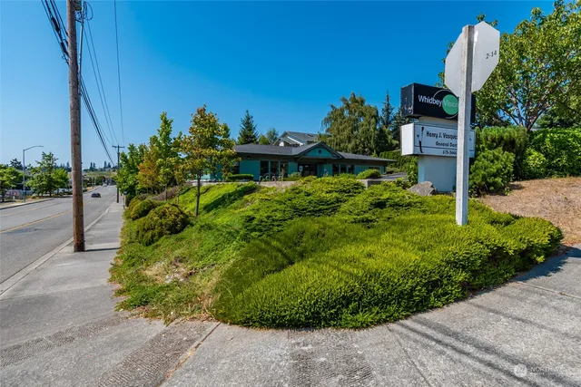 $9,000 | 380 Southeast Barrington Drive, Oak Harbor, WA 98277