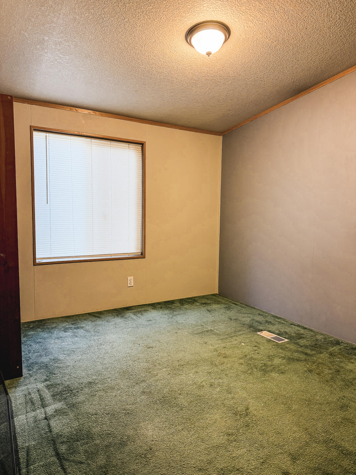 3610 Orindale Road Klamath Falls, OR 97601 - Photo 24 of 34 Bedroom 2