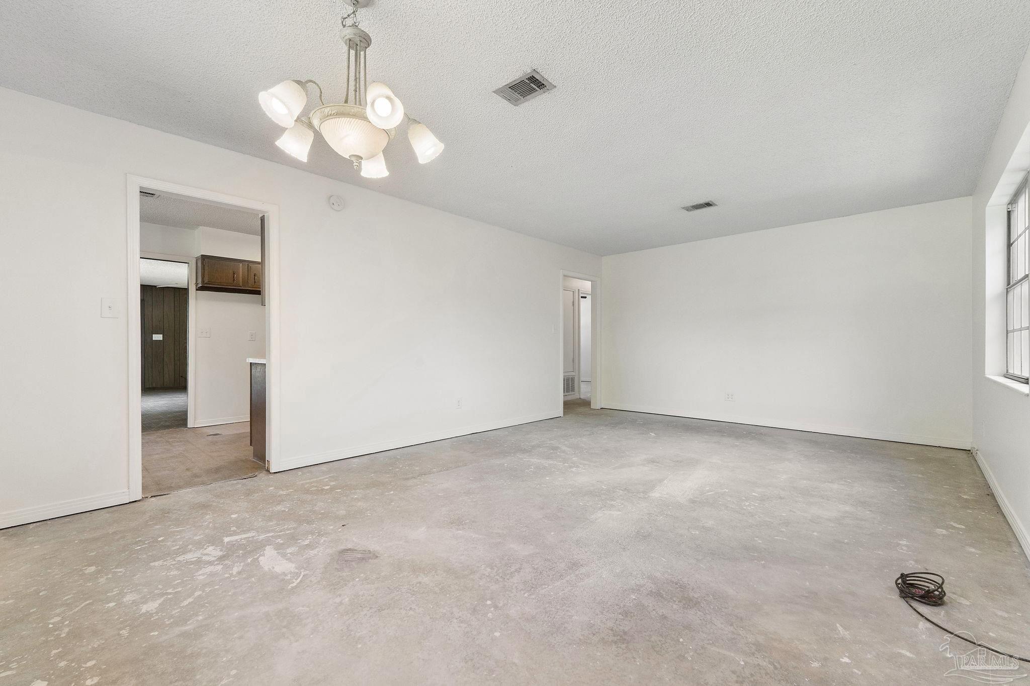 8204 Squire Road Pensacola, FL 32514 - Photo 11 of 61