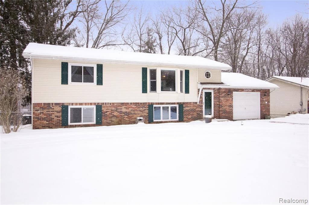 10714 Monticello Road Pinckney, MI 48169 - Photo 2 of 30 Gallery Image 2