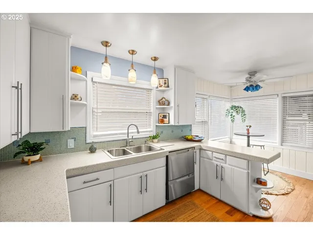 $620,000 | 1805 Northeast Saratoga Street, Portland, OR 97211