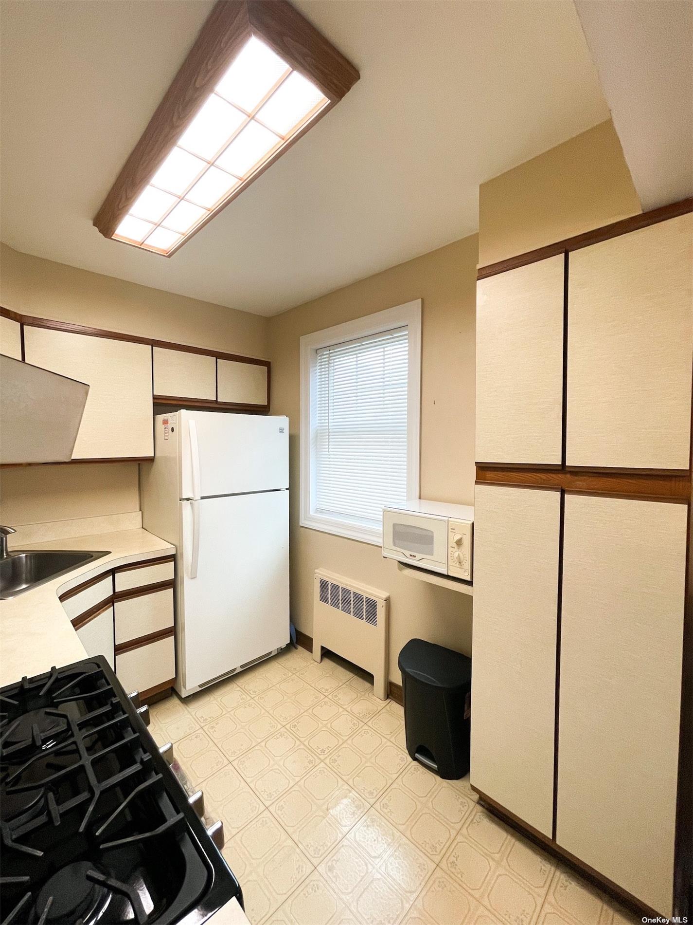 224-45 Kingsbury Avenue, Unit UPPR Queens, NY 11364 - Photo 5 of 14