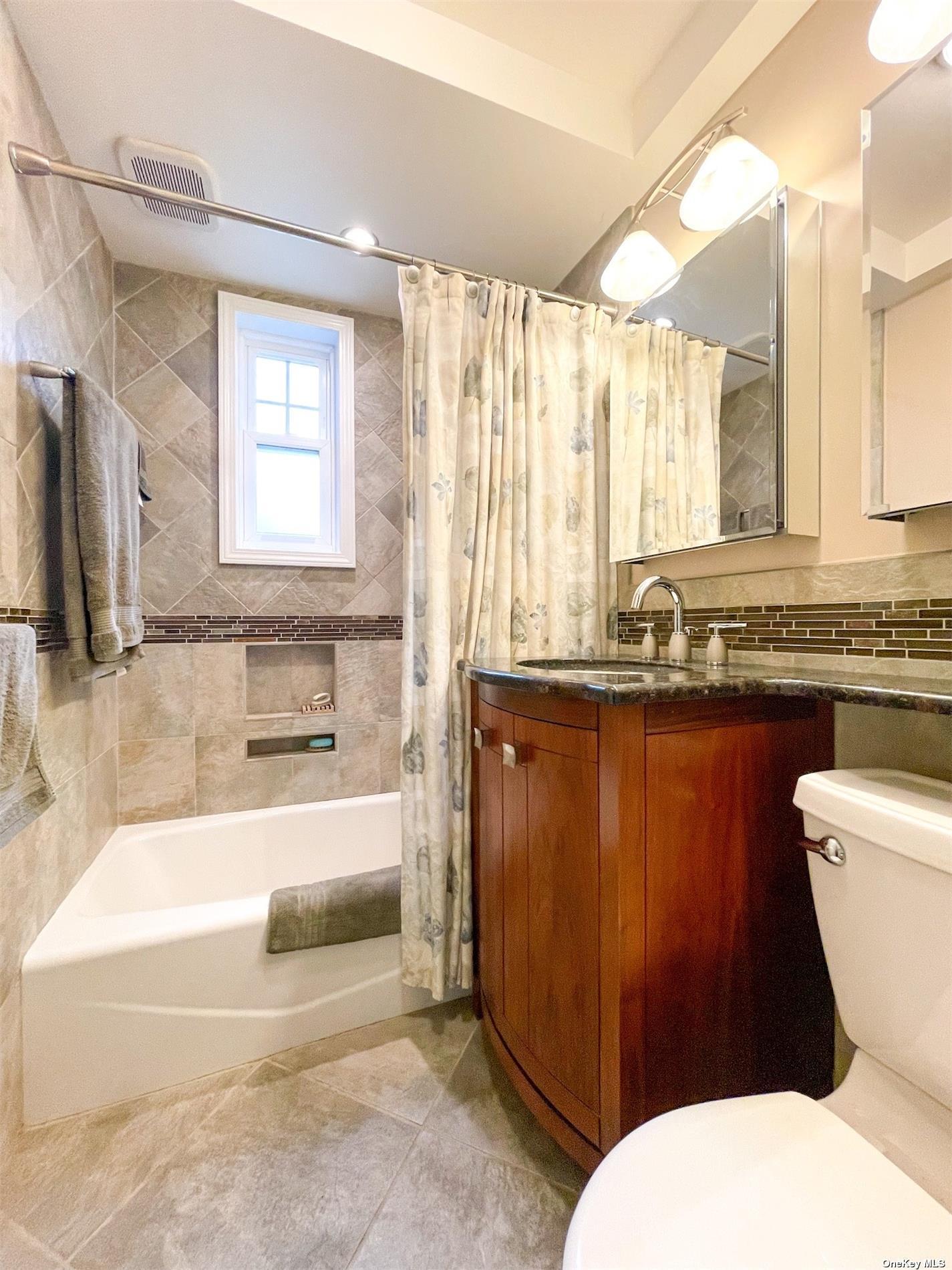 224-45 Kingsbury Avenue, Unit UPPR Queens, NY 11364 - Photo 10 of 14