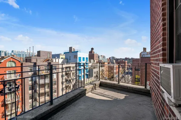 $849,000 | 132-35 Sanford Avenue, Unit 613 | Downtown Flushing