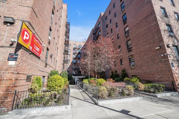 $849,000 | 132-35 Sanford Avenue, Unit 613 | Downtown Flushing