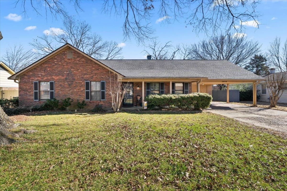 Gorgeous all brick home in the heart of Bartlett.