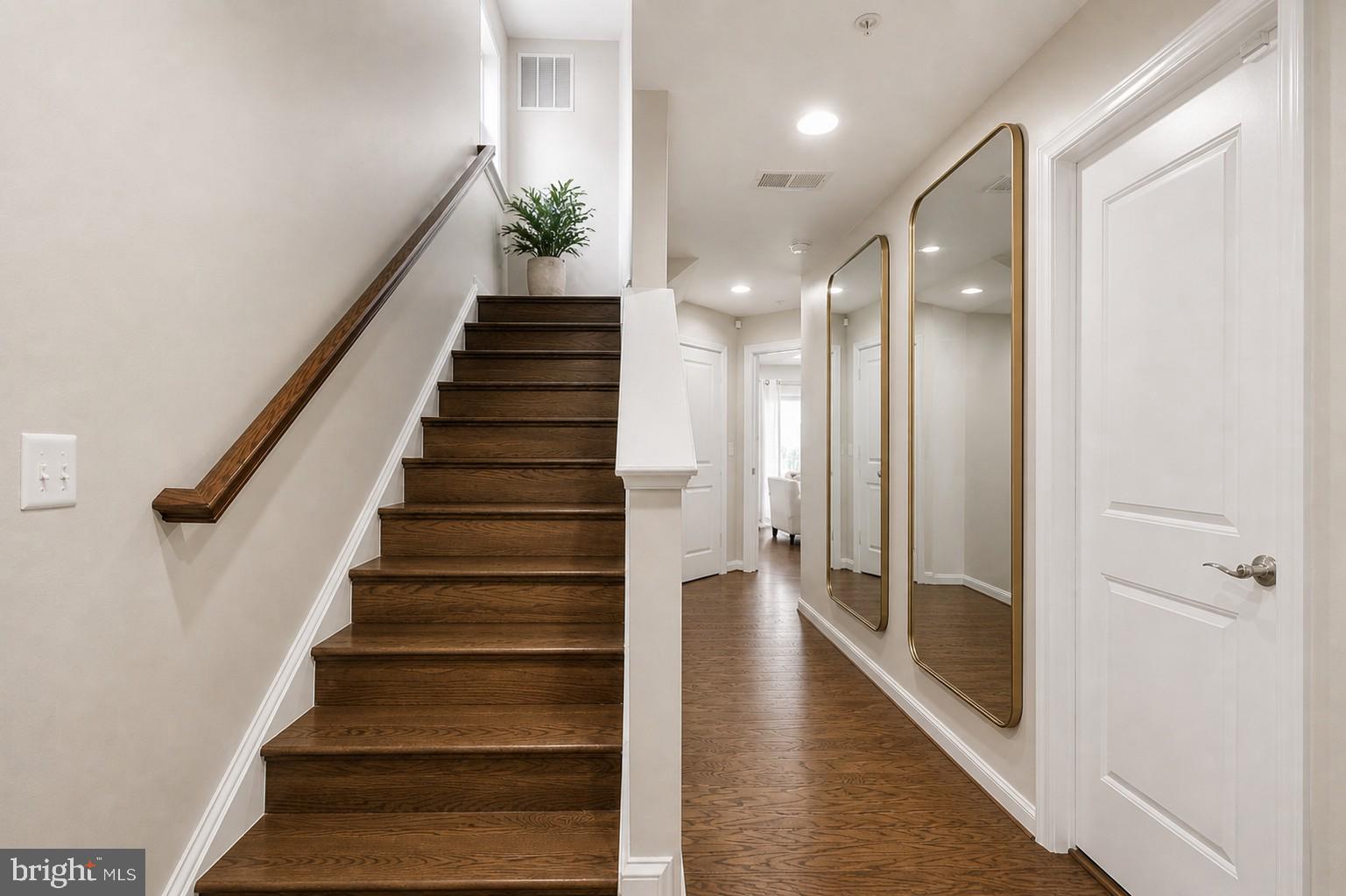1052 Owens Road Oxon Hill, MD 20745 - Photo 5 of 34 Virtually Stage - Lower Level Entrance