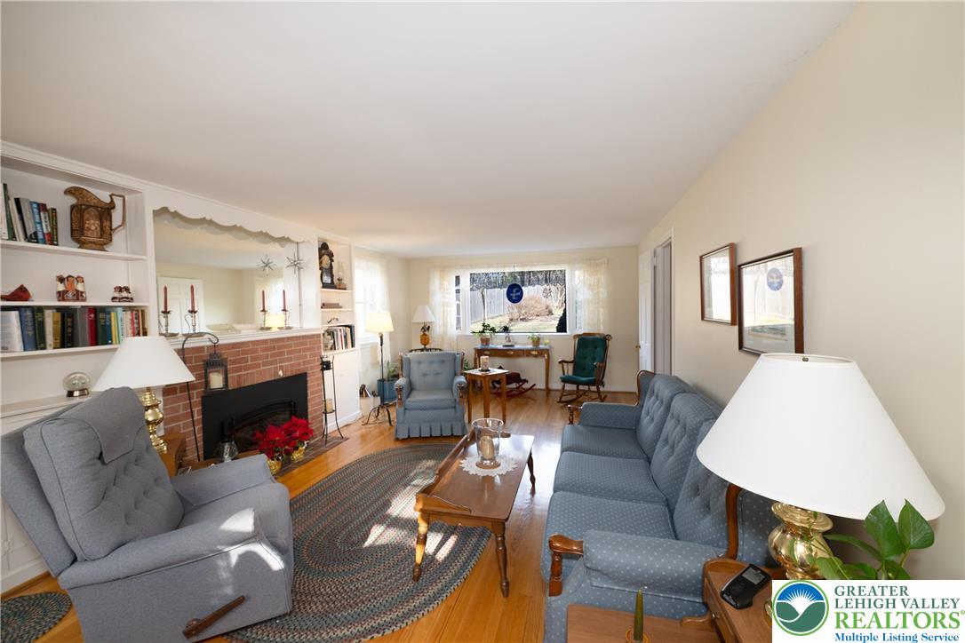 1848 Ridgelawn Avenue Bethlehem, PA 18018 - Photo 7 of 39