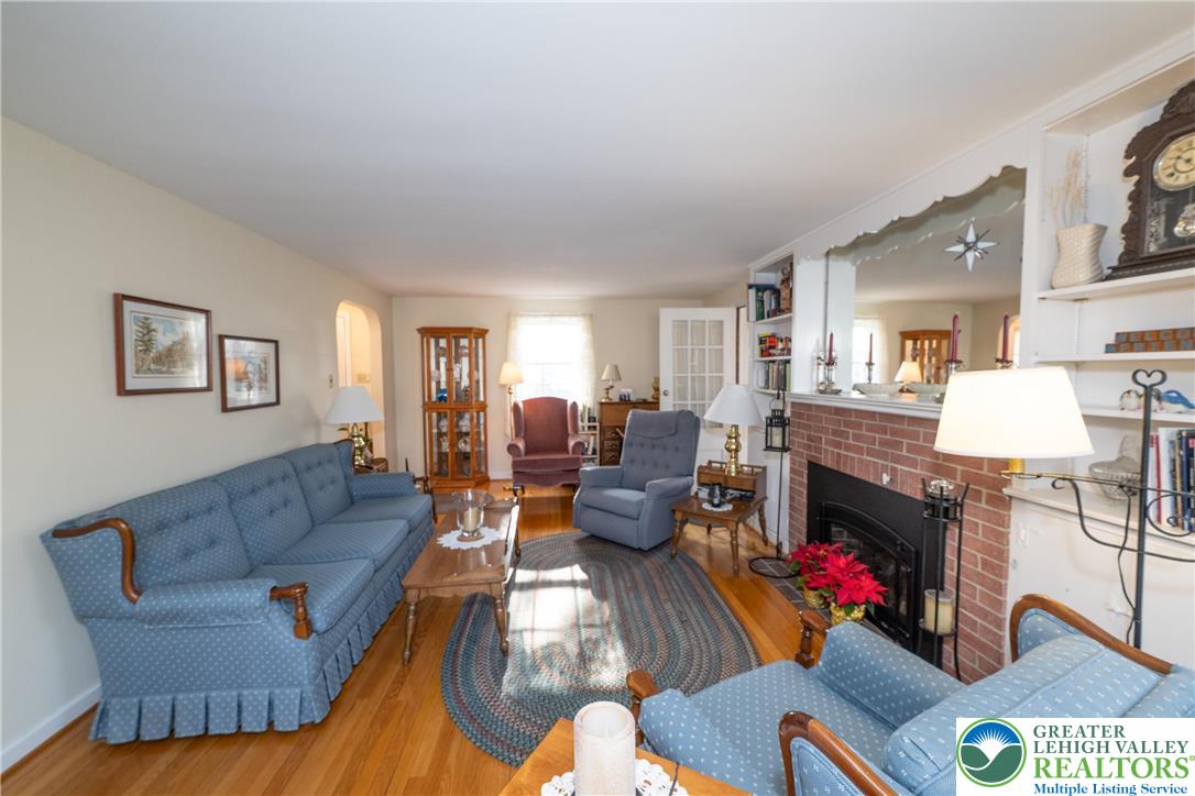 1848 Ridgelawn Avenue Bethlehem, PA 18018 - Photo 8 of 39