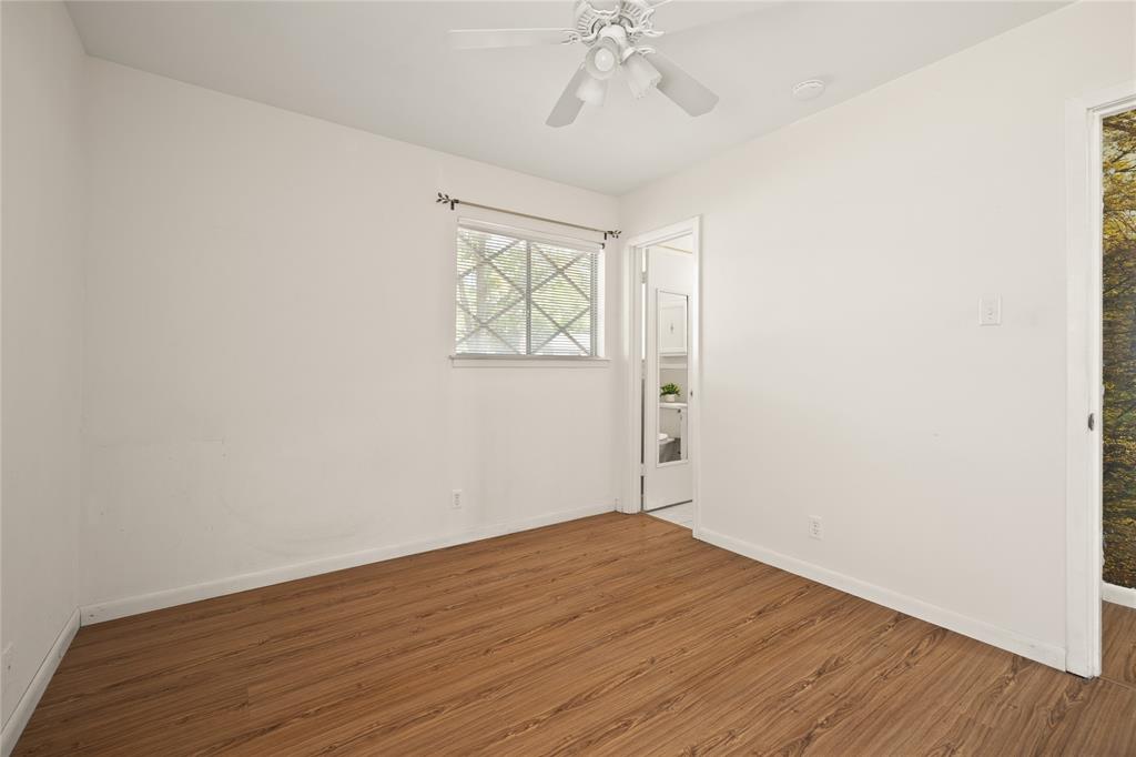 1332 Harrison Lane Hurst, TX 76053 - Photo 19 of 33