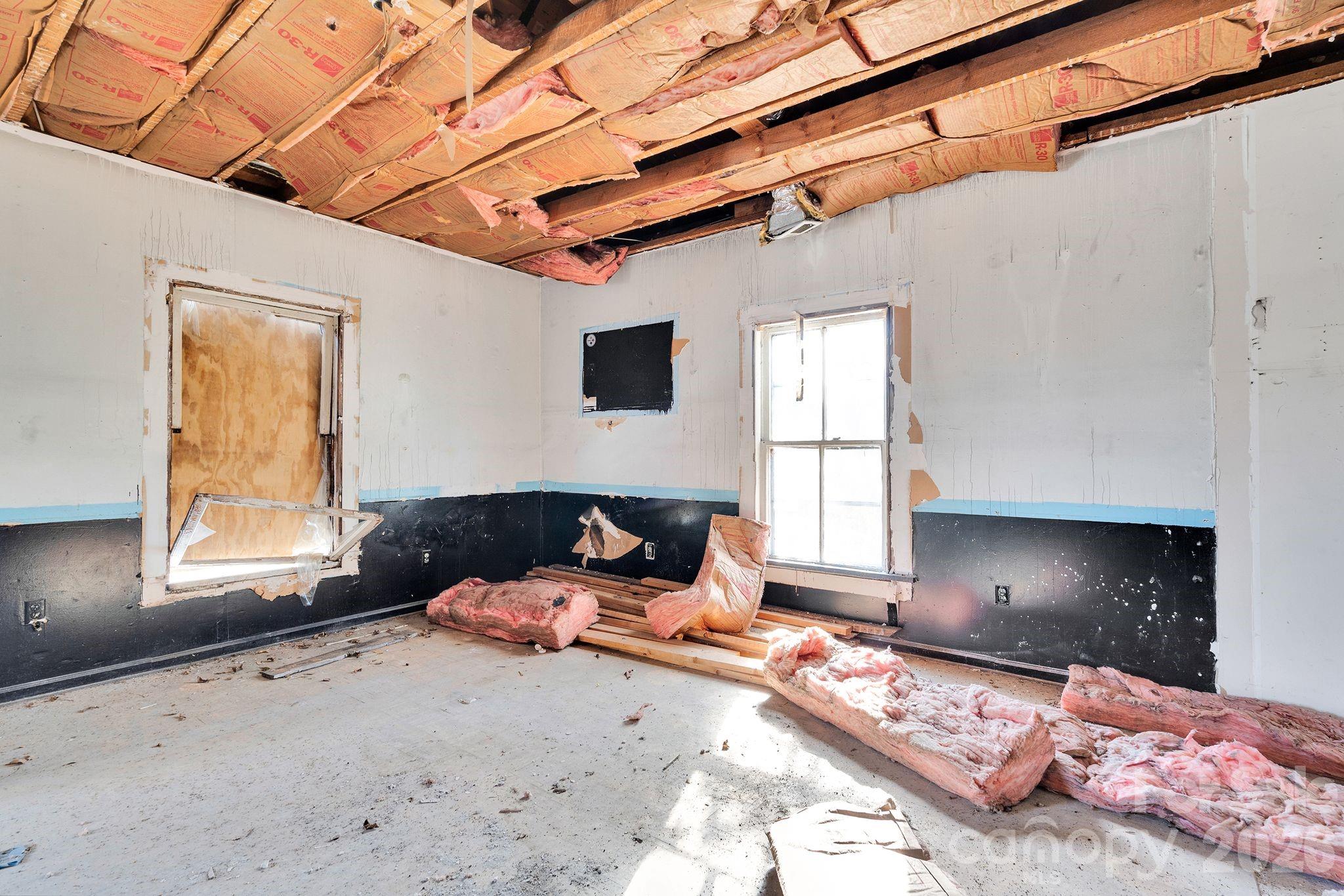 4521 Edgeland Road Edgemoor, SC 29712 - Photo 32 of 48 a bedroom with bed and a window