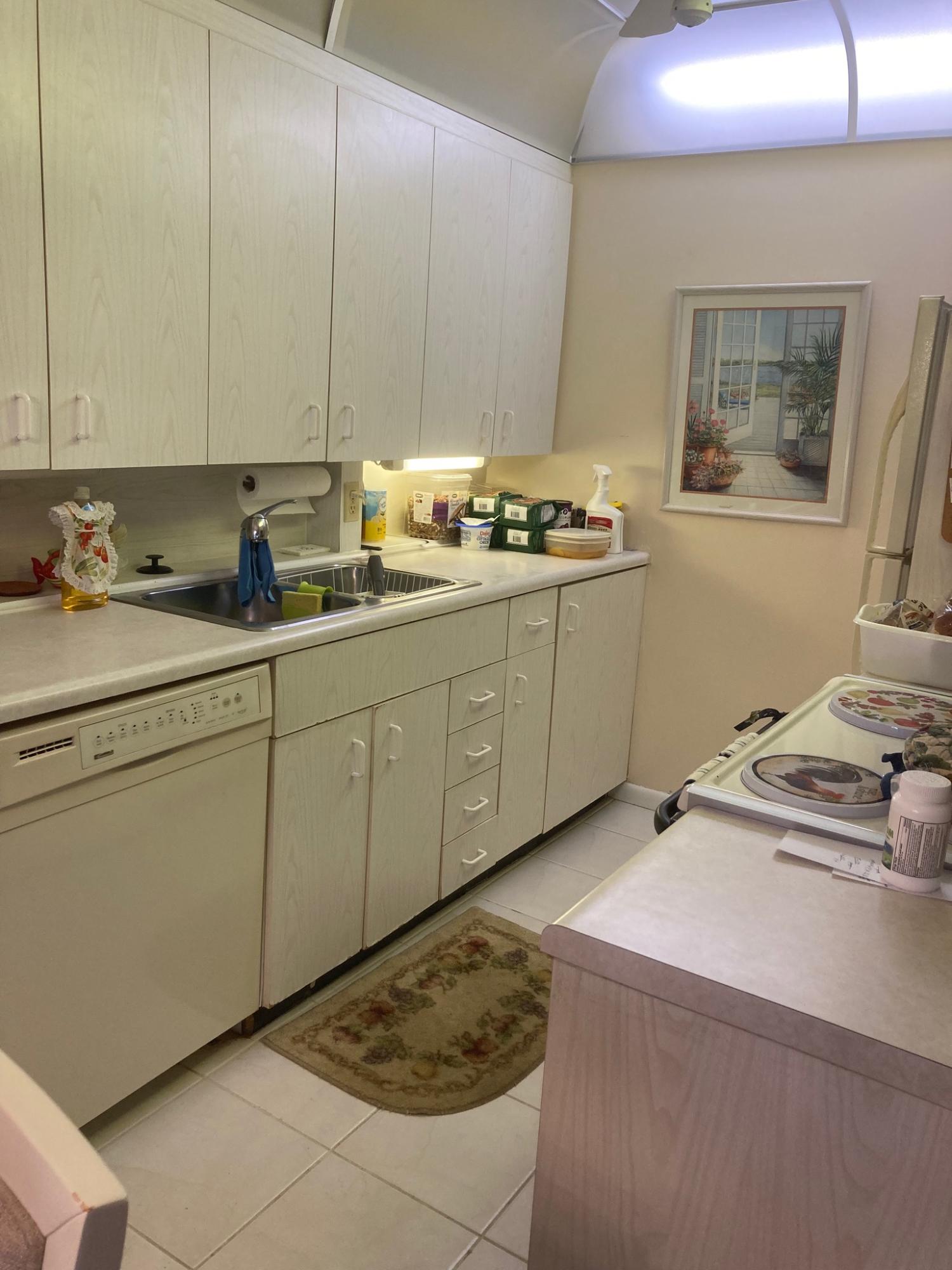 2076 Exeter Boca Raton, FL 33434 - Photo 5 of 9 A87FAD8D-3ED3-4751-920F-01943F85C5C7