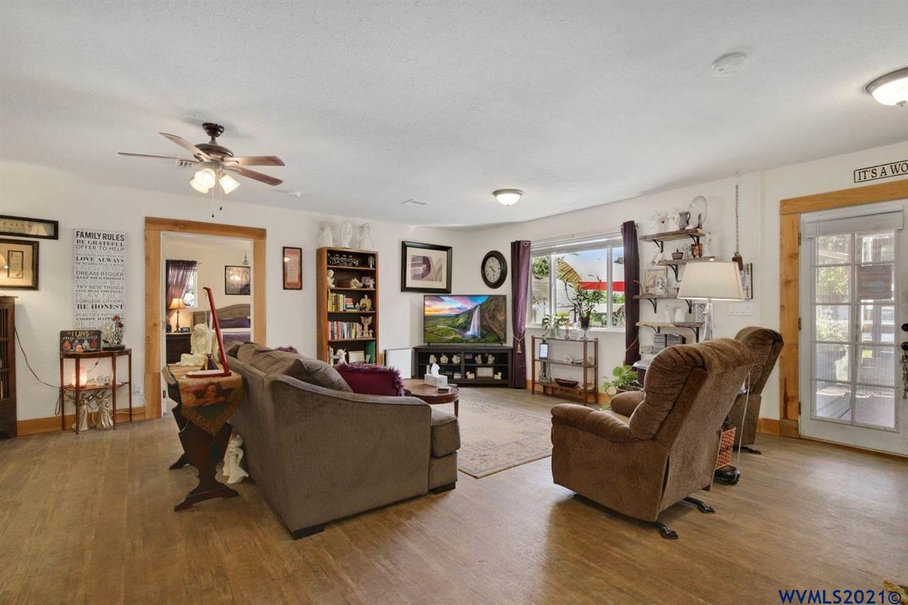 12264 Brick Road Southeast Turner, OR 97392 - Photo 9 of 41