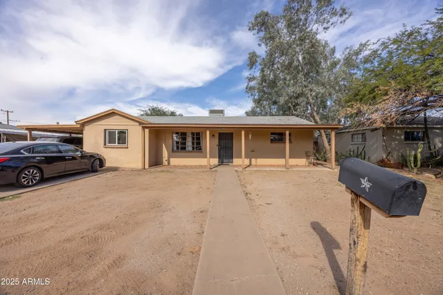 a view of house and outdoor space