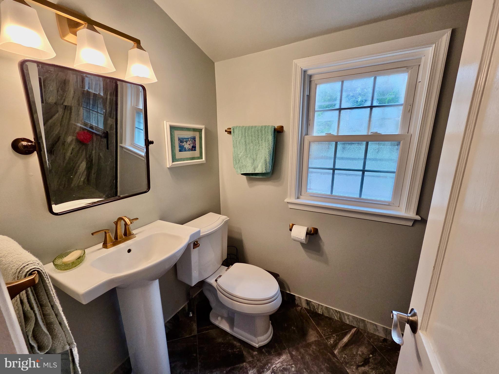 310 Butler Road Springfield, PA 19064 - Photo 24 of 36 2nd Floor Full Bathroom
