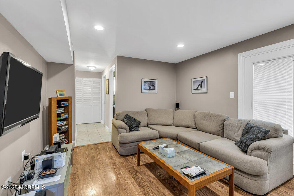16 Silversmith Court Howell, NJ 07731 - Photo 13 of 32 012_dsc09915_330