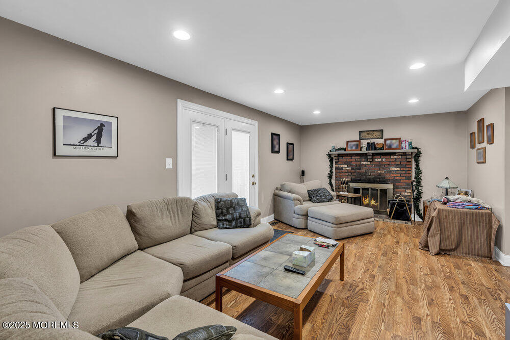 16 Silversmith Court Howell, NJ 07731 - Photo 15 of 32 014_dsc09925-1_725