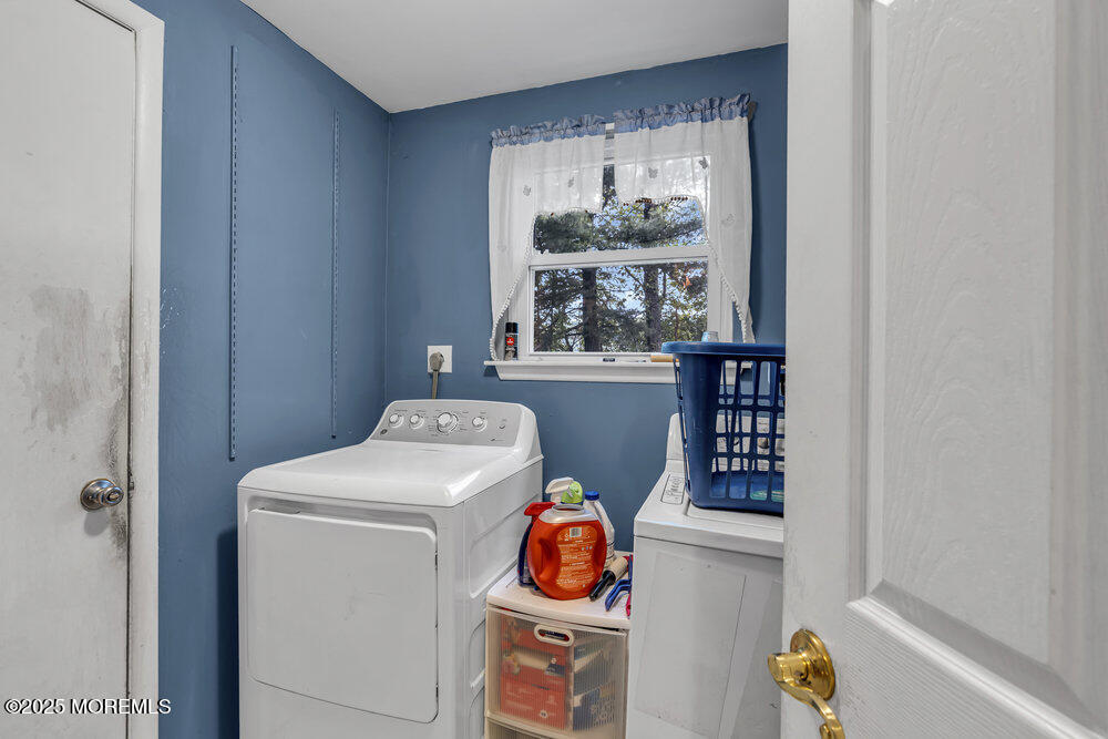 16 Silversmith Court Howell, NJ 07731 - Photo 31 of 32 033_dsc09885_517