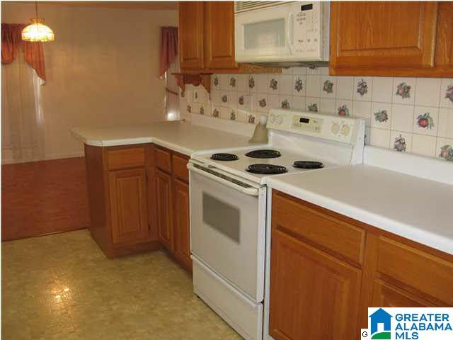 188 Martin Street Sylacauga, AL 35151 - Photo 9 of 27