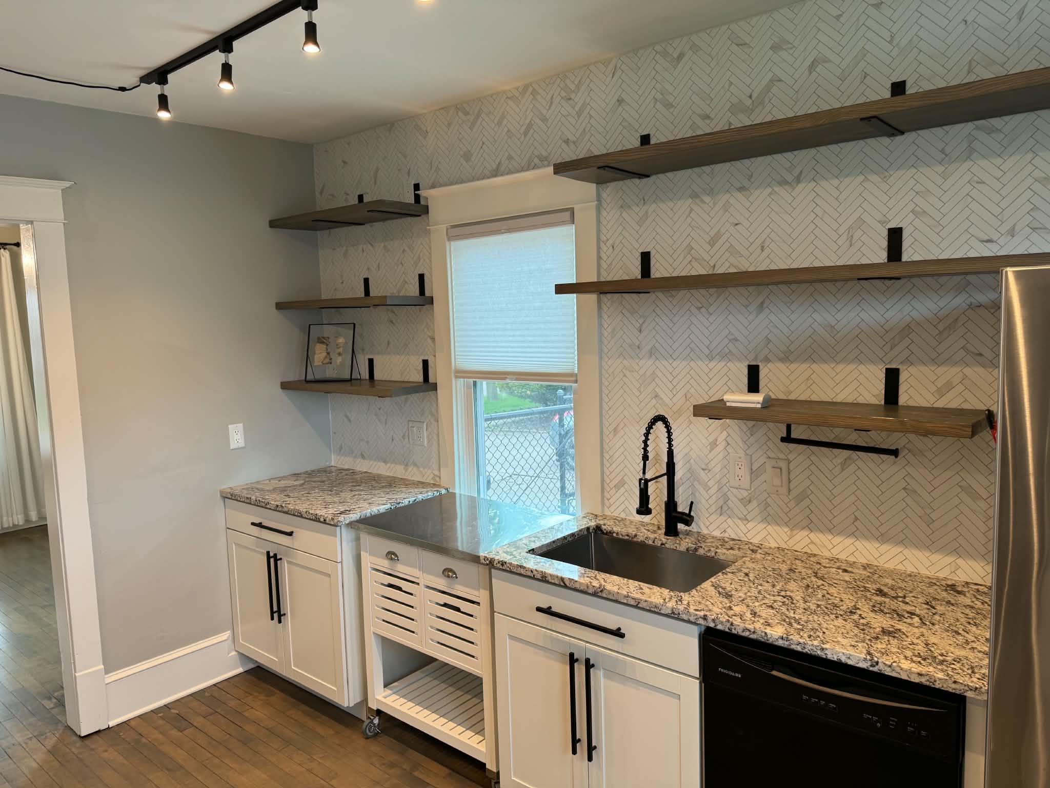 719 South Memorial Drive Appleton, WI 54914 - Photo 10 of 27