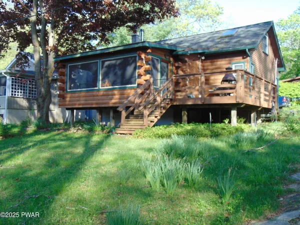 $299,900 | 105 Leonard Lane, Paupack, PA 18451