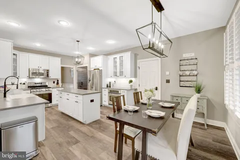 $1,000,000 | 24154 Corktree Lane, Aldie, VA 20105