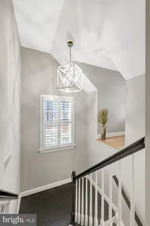 $1,000,000 | 24154 Corktree Lane, Aldie, VA 20105