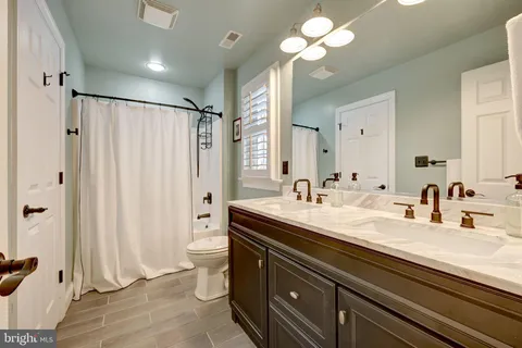 $1,000,000 | 24154 Corktree Lane, Aldie, VA 20105