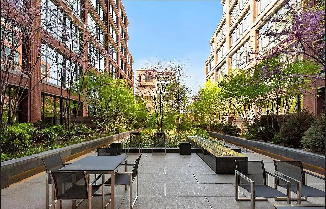 150 Charles Street, Unit M8 Manhattan, NY 10014 - Photo 23 of 24