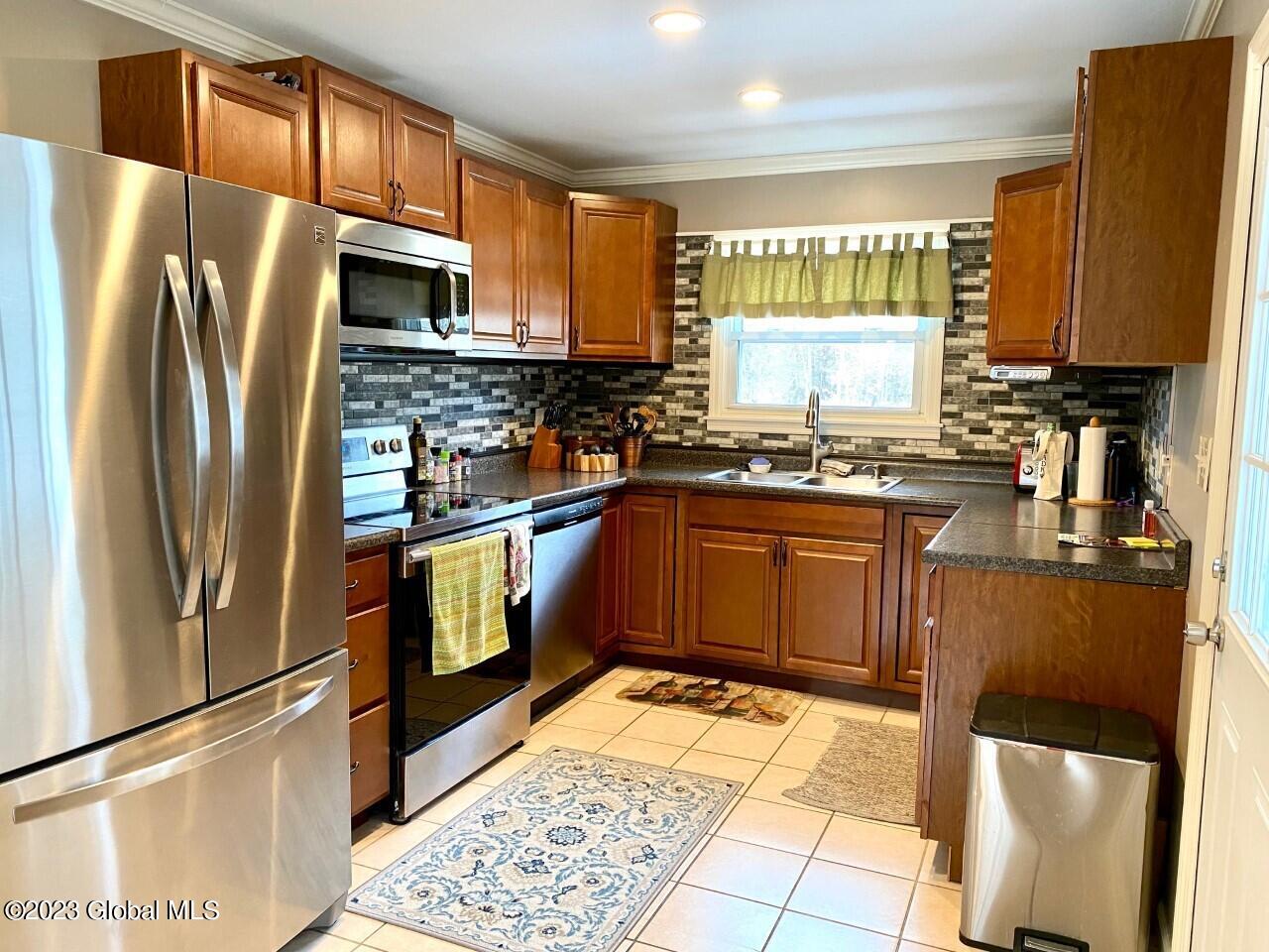 147 Reservoir Road Moreau, NY 12828 - Photo 17 of 52 kitchen