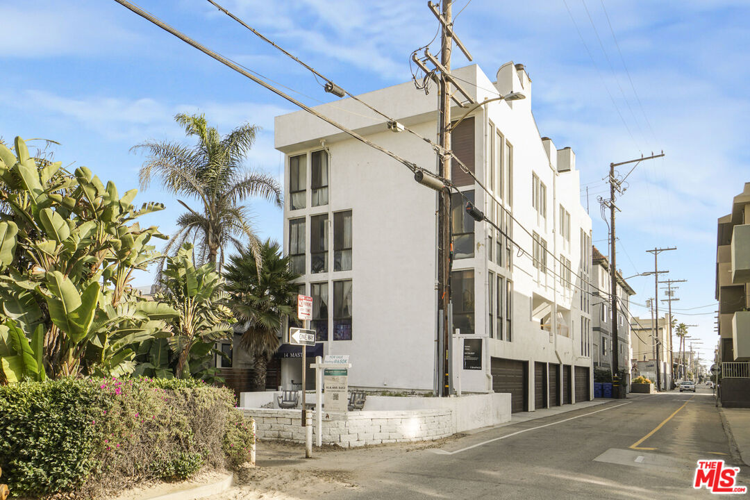 14 Mast Street, Unit 4 Marina del Rey, CA 90292 - Photo 12 of 14