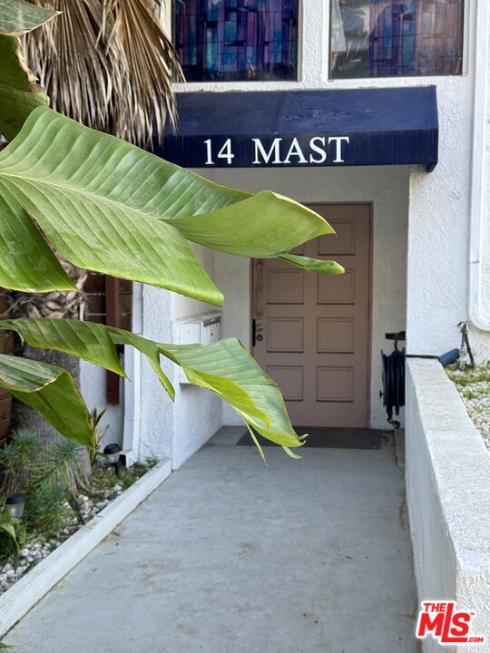 14 Mast Street, Unit 4 Marina del Rey, CA 90292 - Photo 3 of 14