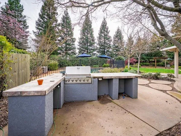 $1,100,000 | 316 Sandstone Court, Roseville, CA 95747