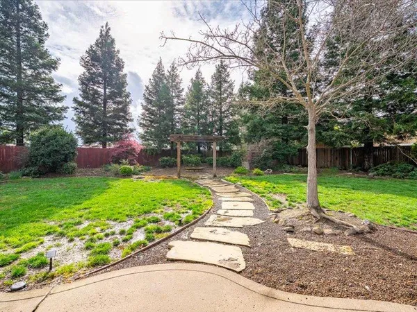 $1,100,000 | 316 Sandstone Court, Roseville, CA 95747