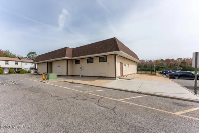 a house view with a outdoor space
