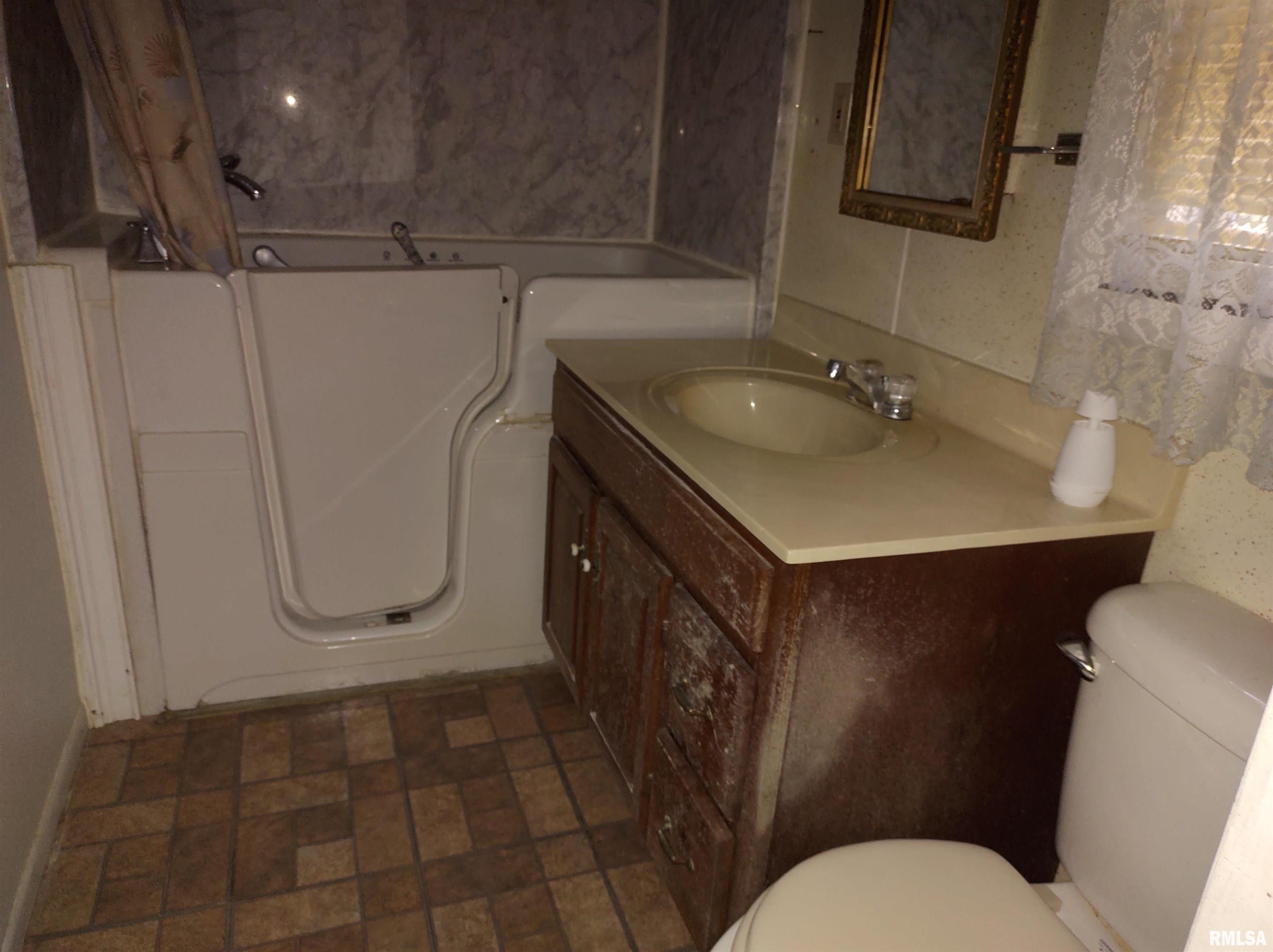 312 Appel Street Broughton, IL 62817 - Photo 12 of 17