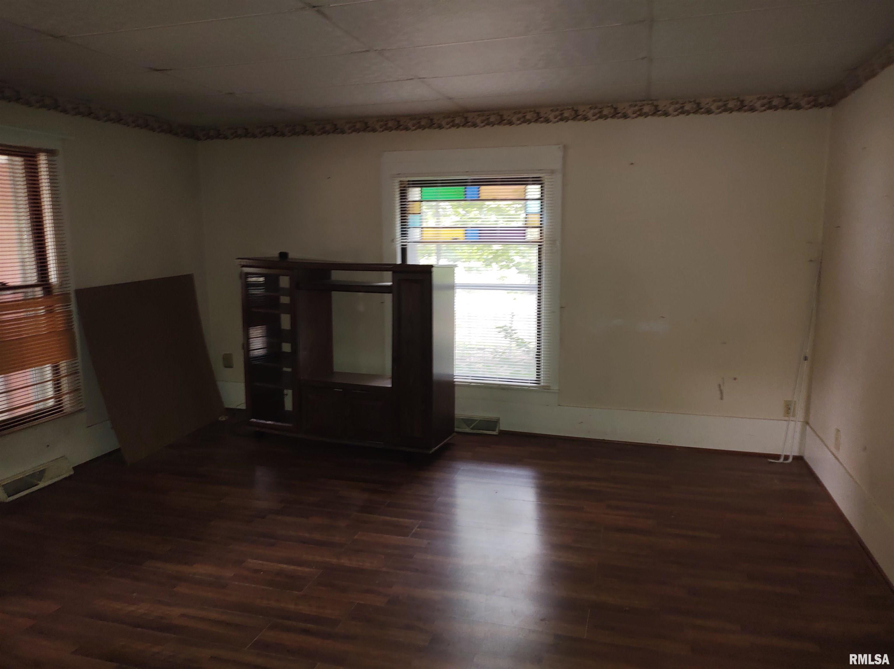 312 Appel Street Broughton, IL 62817 - Photo 8 of 17