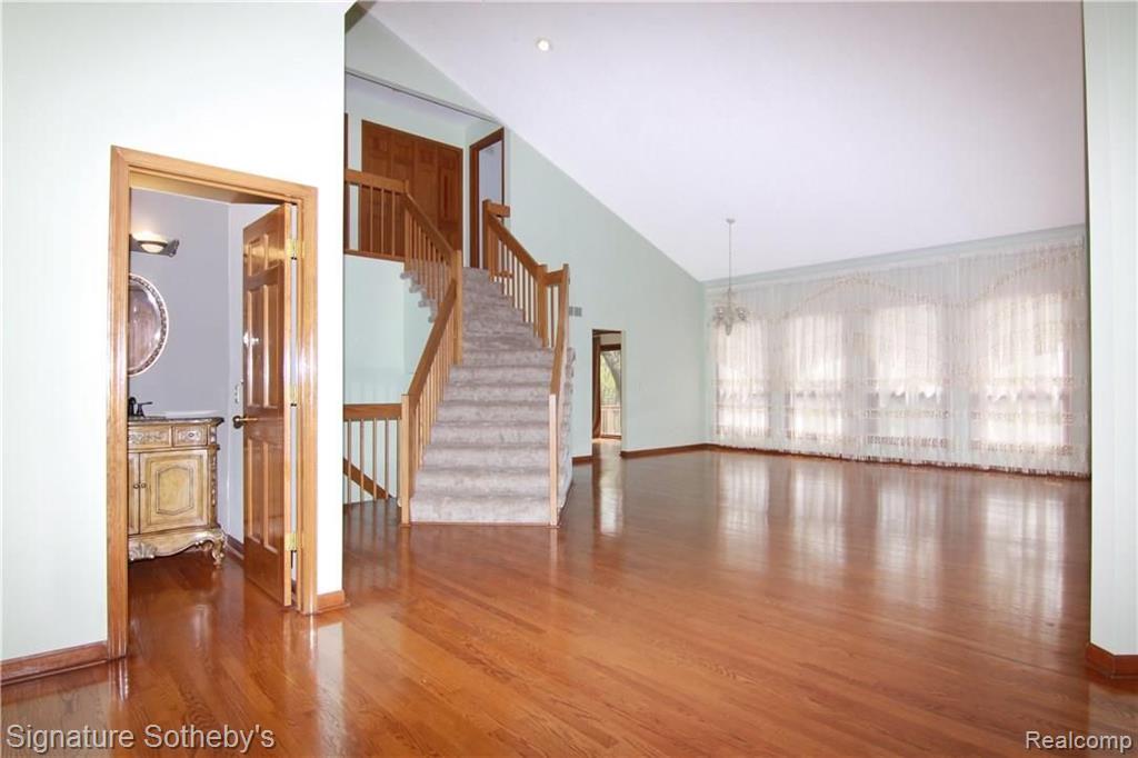 30895 Country Ridge Circle Farmington Hills, MI 48331 - Photo 10 of 43