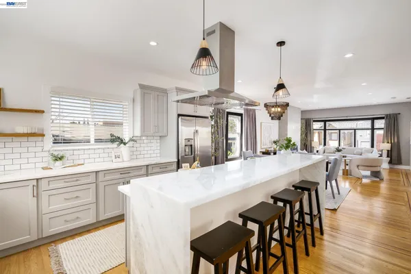 $1,098,000 | 2417 Palmetto Street, Oakland, CA 94602