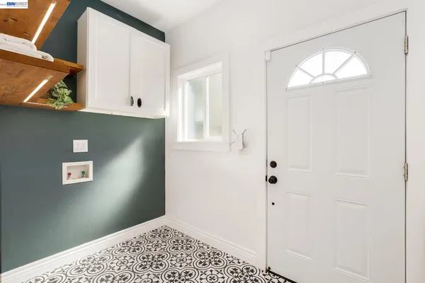 $1,098,000 | 2417 Palmetto Street, Oakland, CA 94602