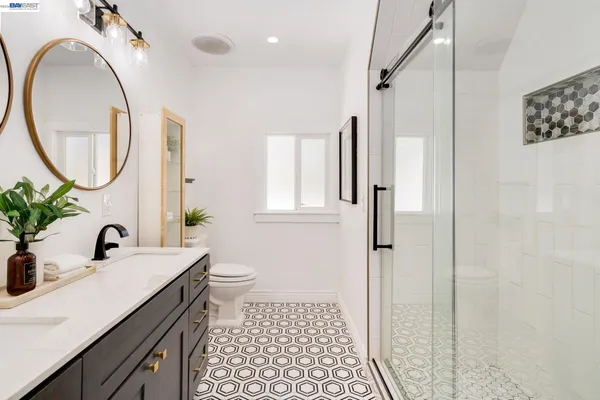 $1,098,000 | 2417 Palmetto Street, Oakland, CA 94602