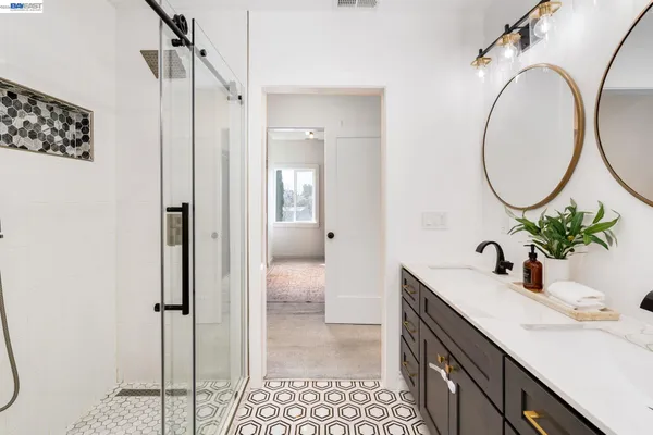 $1,098,000 | 2417 Palmetto Street, Oakland, CA 94602