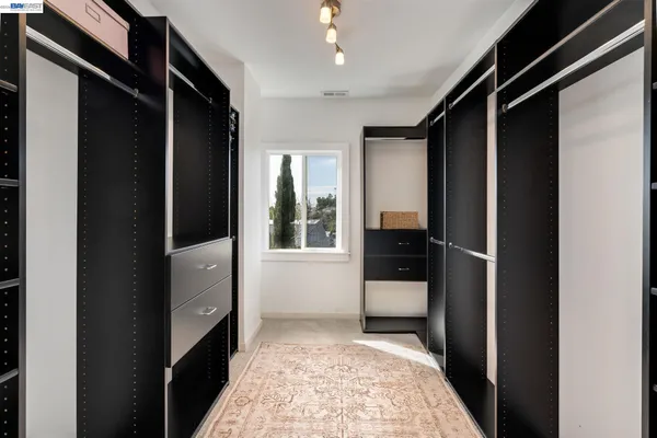 $1,098,000 | 2417 Palmetto Street, Oakland, CA 94602