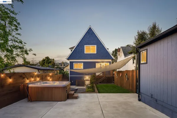 $1,098,000 | 2417 Palmetto Street, Oakland, CA 94602