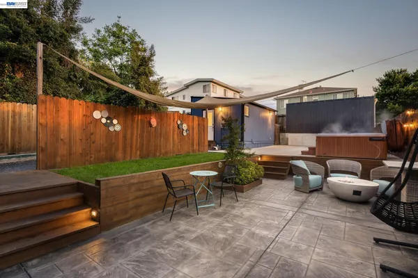 $1,098,000 | 2417 Palmetto Street, Oakland, CA 94602