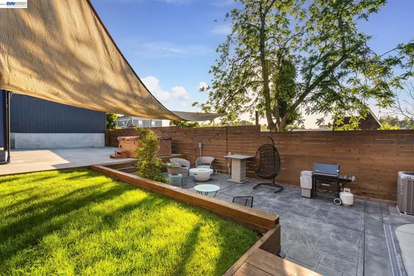 $1,098,000 | 2417 Palmetto Street, Oakland, CA 94602